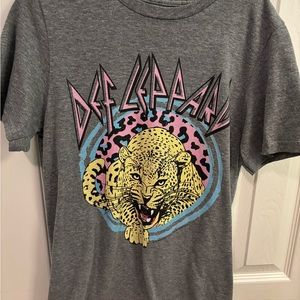 Def Leppard Gray Band Graphic Tee in Womens Small